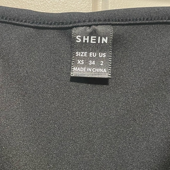 Little black dress - Picture 2 of 3